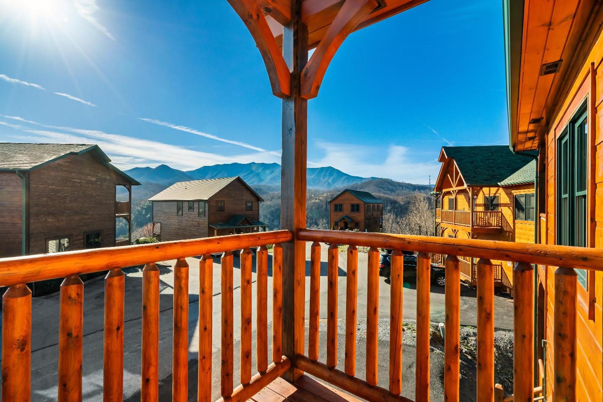 Full Equipped Cabin With A Pool And Game Room Smokies Views Гатлинбург Экстерьер фото