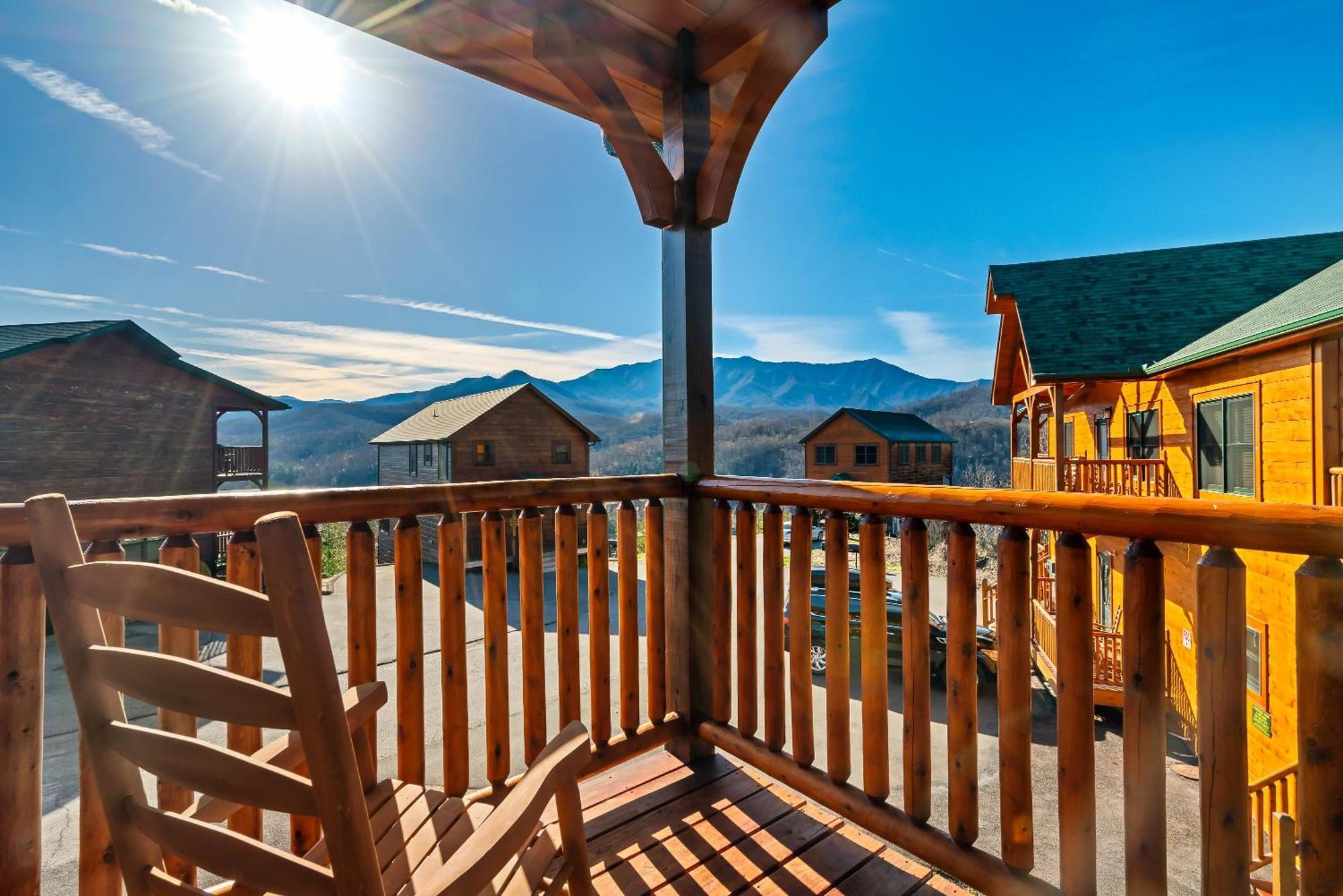 Full Equipped Cabin With A Pool And Game Room Smokies Views Гатлинбург Экстерьер фото