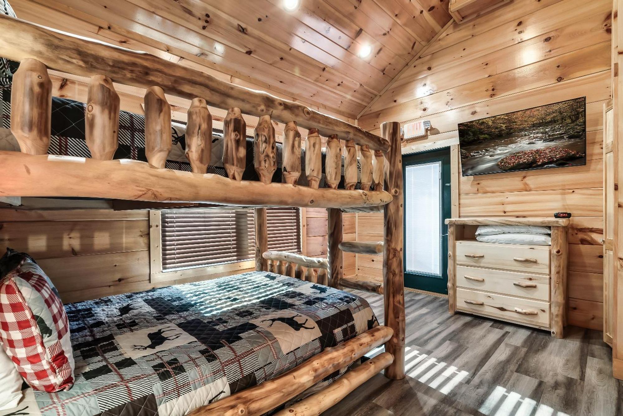 Full Equipped Cabin With A Pool And Game Room Smokies Views Гатлинбург Экстерьер фото